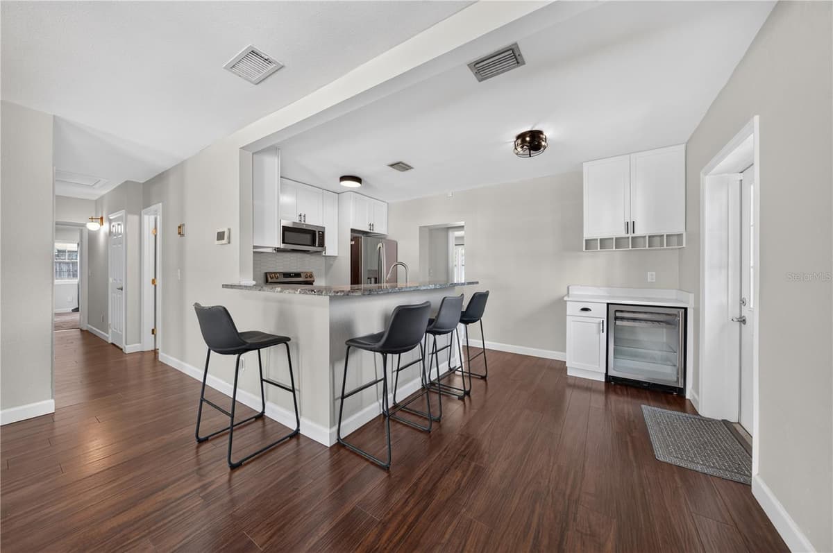 3906 BAY VISTA AVENUE — photo 10 of 41