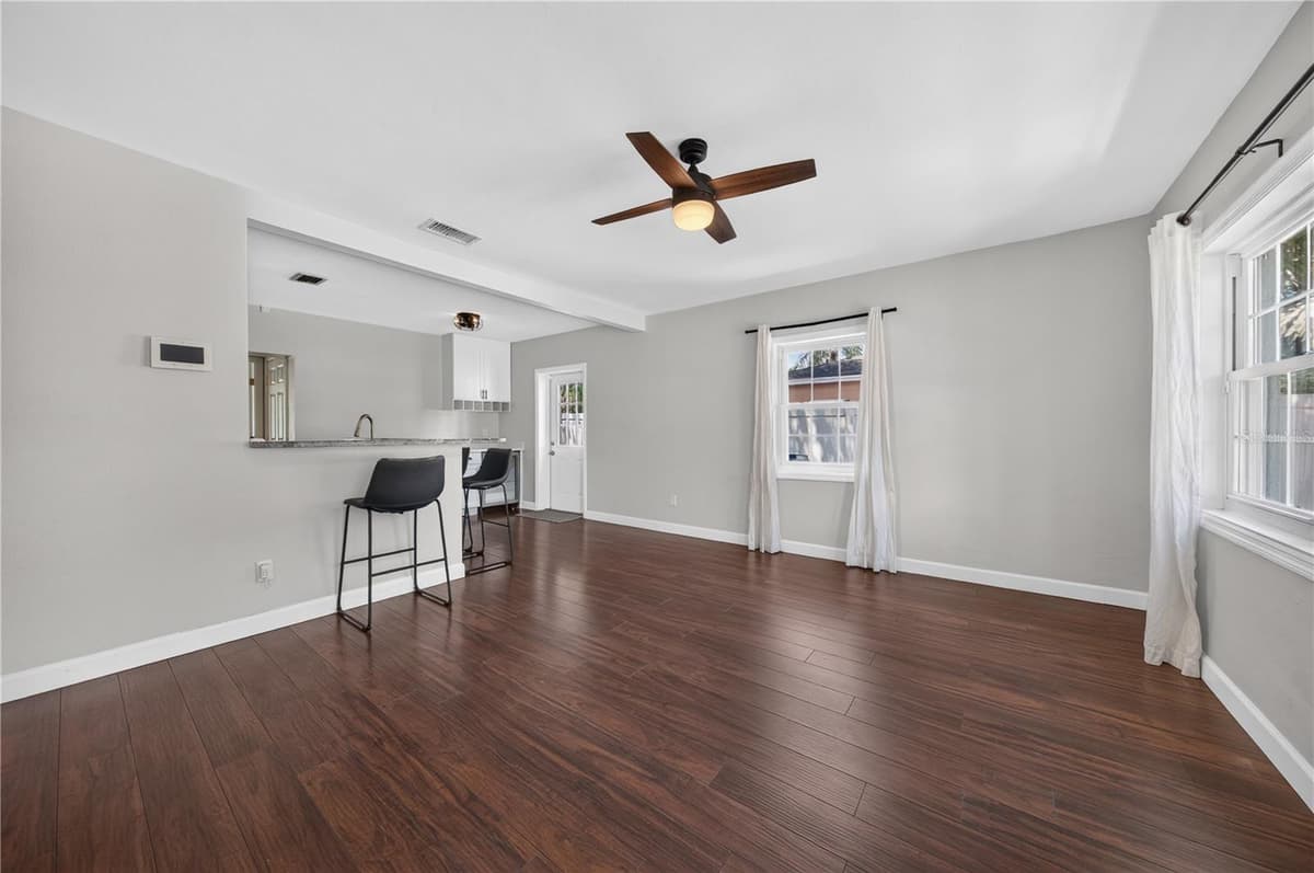 3906 BAY VISTA AVENUE — photo 5 of 41