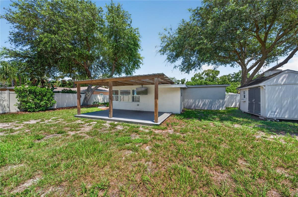 3906 BAY VISTA AVENUE — photo 37 of 41