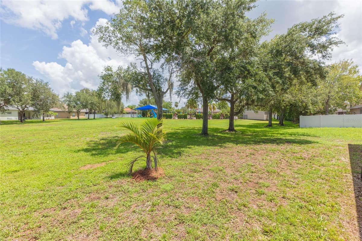 1615 BONITA BLUFF COURT — photo 35 of 46