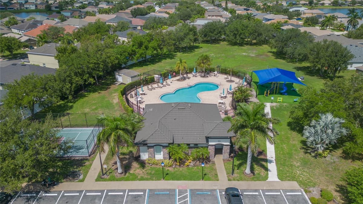 1615 BONITA BLUFF COURT — photo 40 of 46