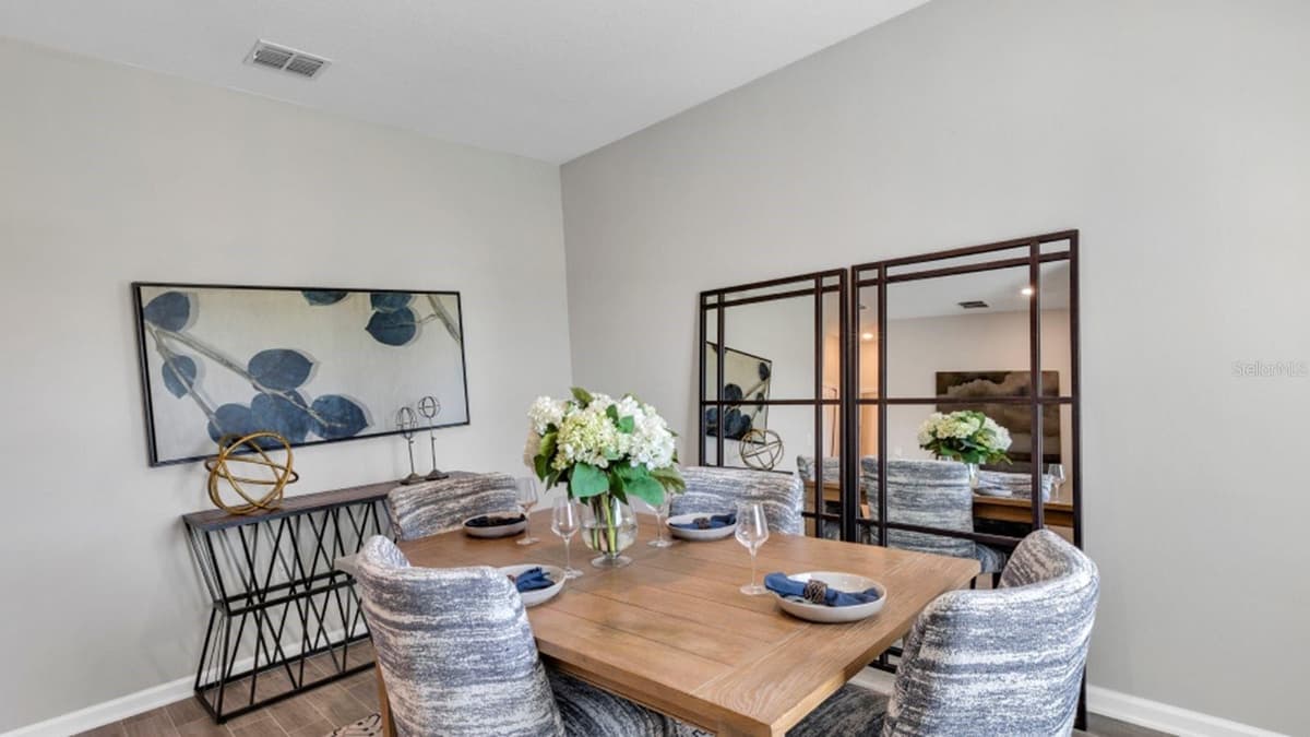 5594 RONIN DRIVE — photo 4 of 17