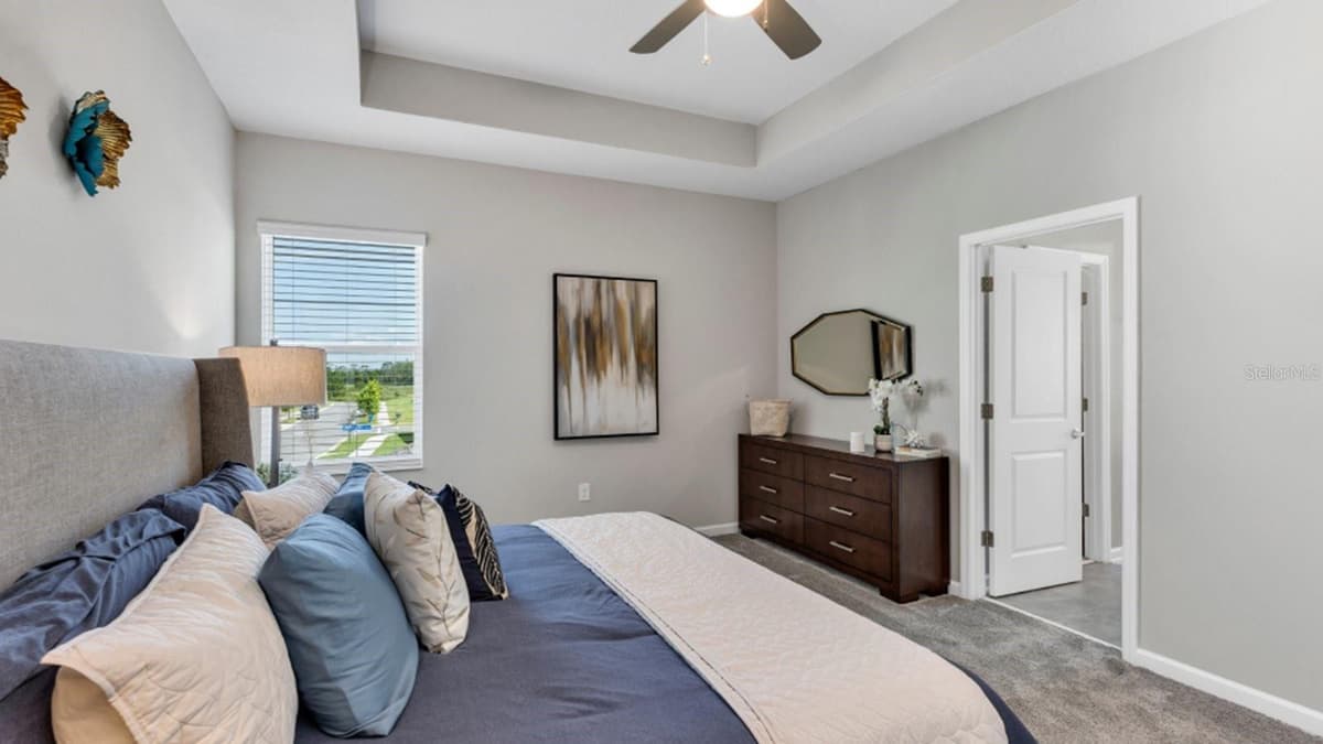 5594 RONIN DRIVE — photo 11 of 17