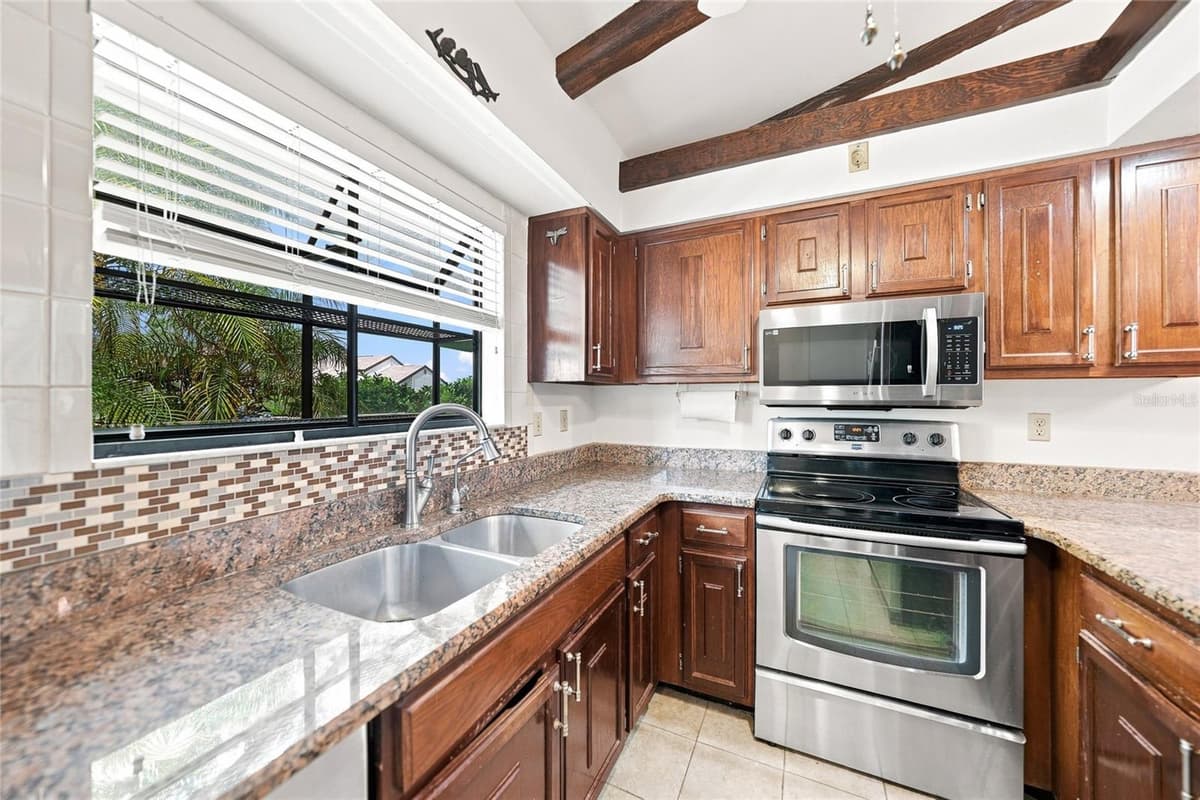 5648 MASHIE CIRCLE — photo 11 of 35