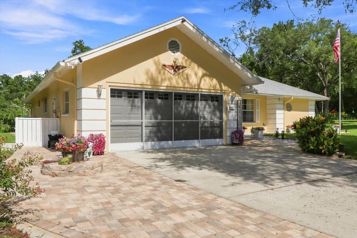 6 DUSTY MILLER COURT — photo 2 of 48