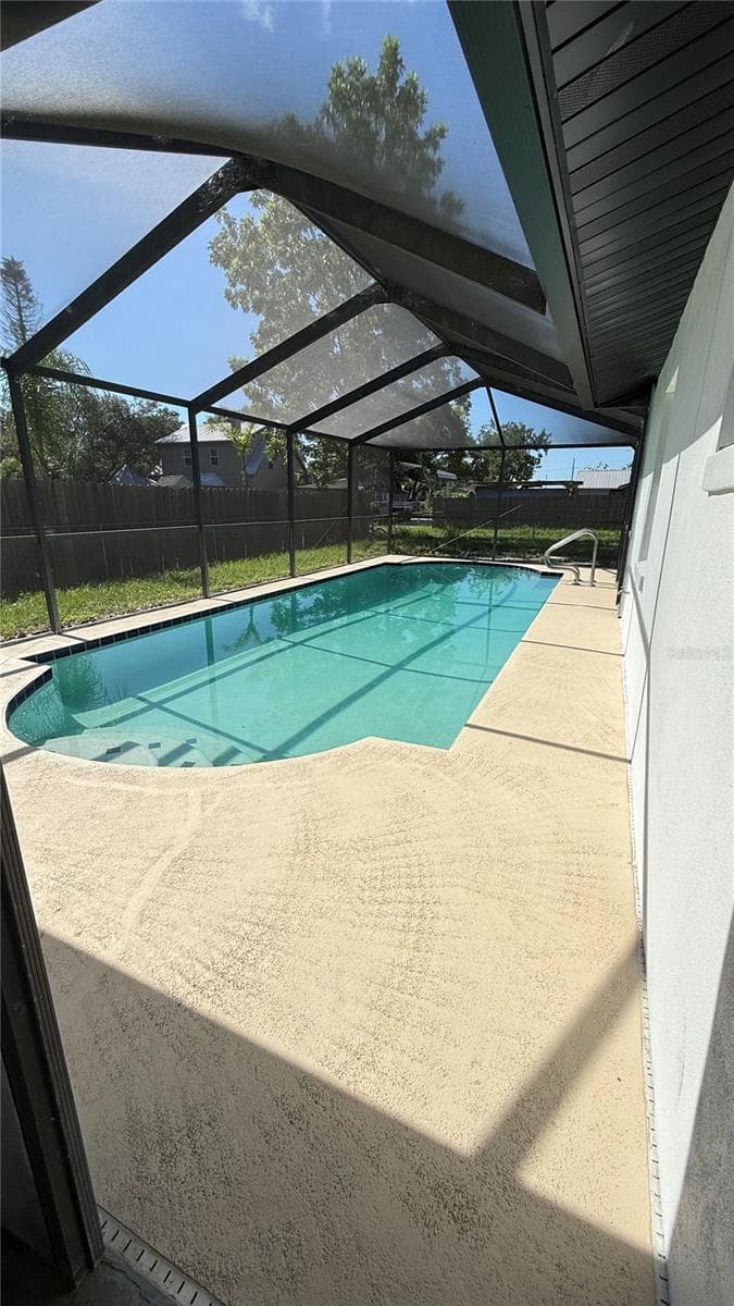606 RIDGEWOOD AVENUE — photo 17 of 19