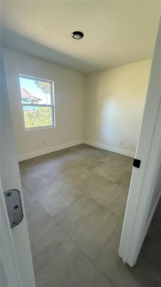 606 RIDGEWOOD AVENUE — photo 12 of 19