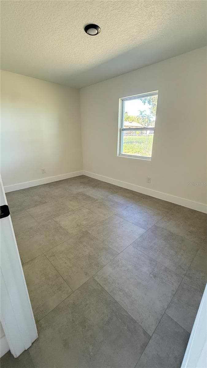 606 RIDGEWOOD AVENUE — photo 13 of 19