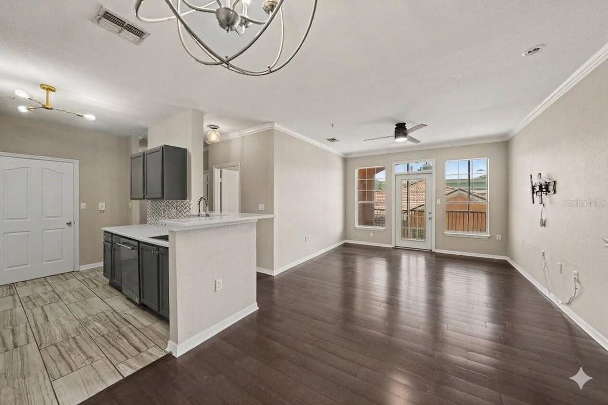 5000 CULBREATH KEY WAY — photo 2 of 32