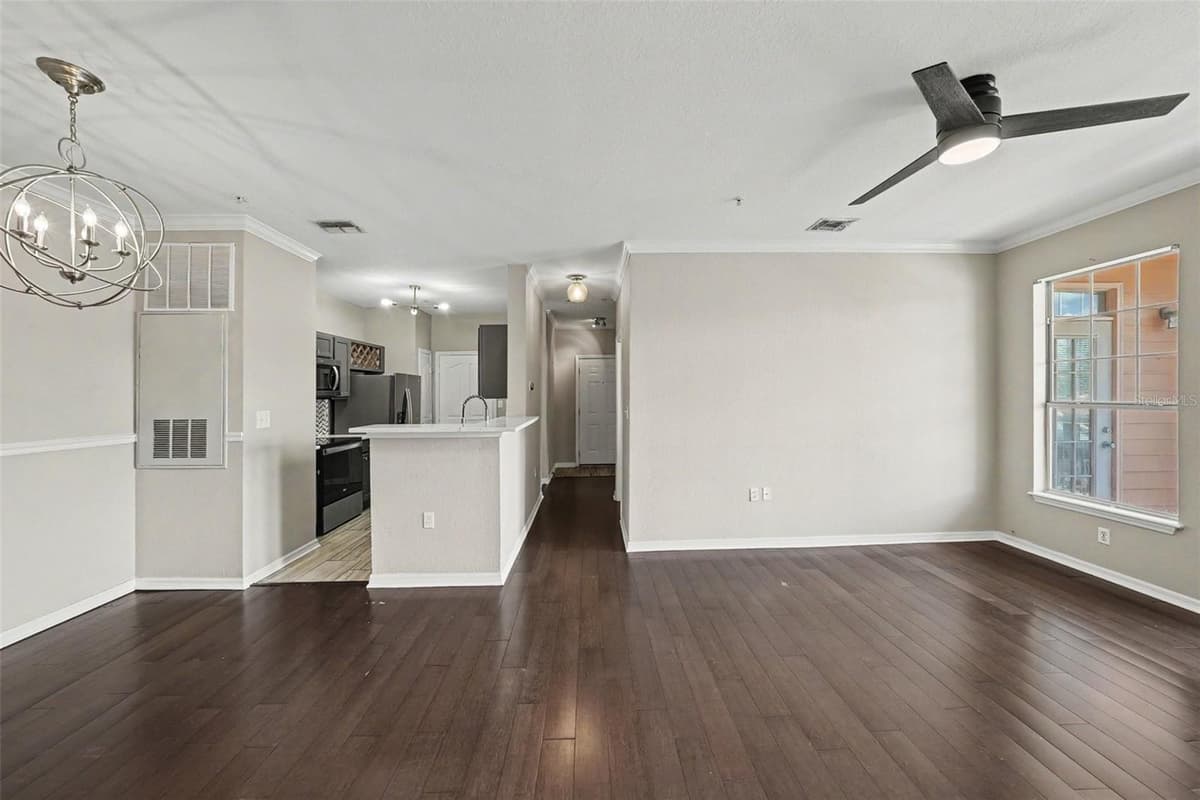 5000 CULBREATH KEY WAY — photo 3 of 32