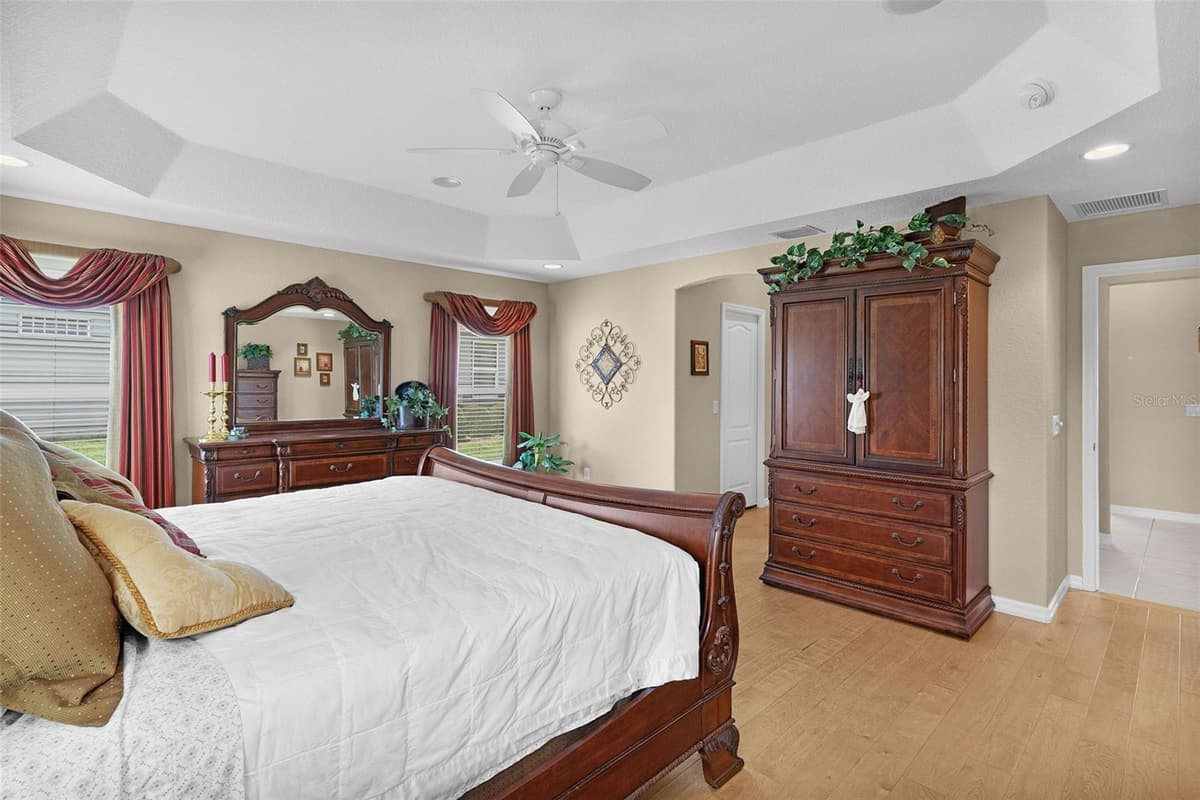 1652 ZANZIBAR PLACE — photo 27 of 46