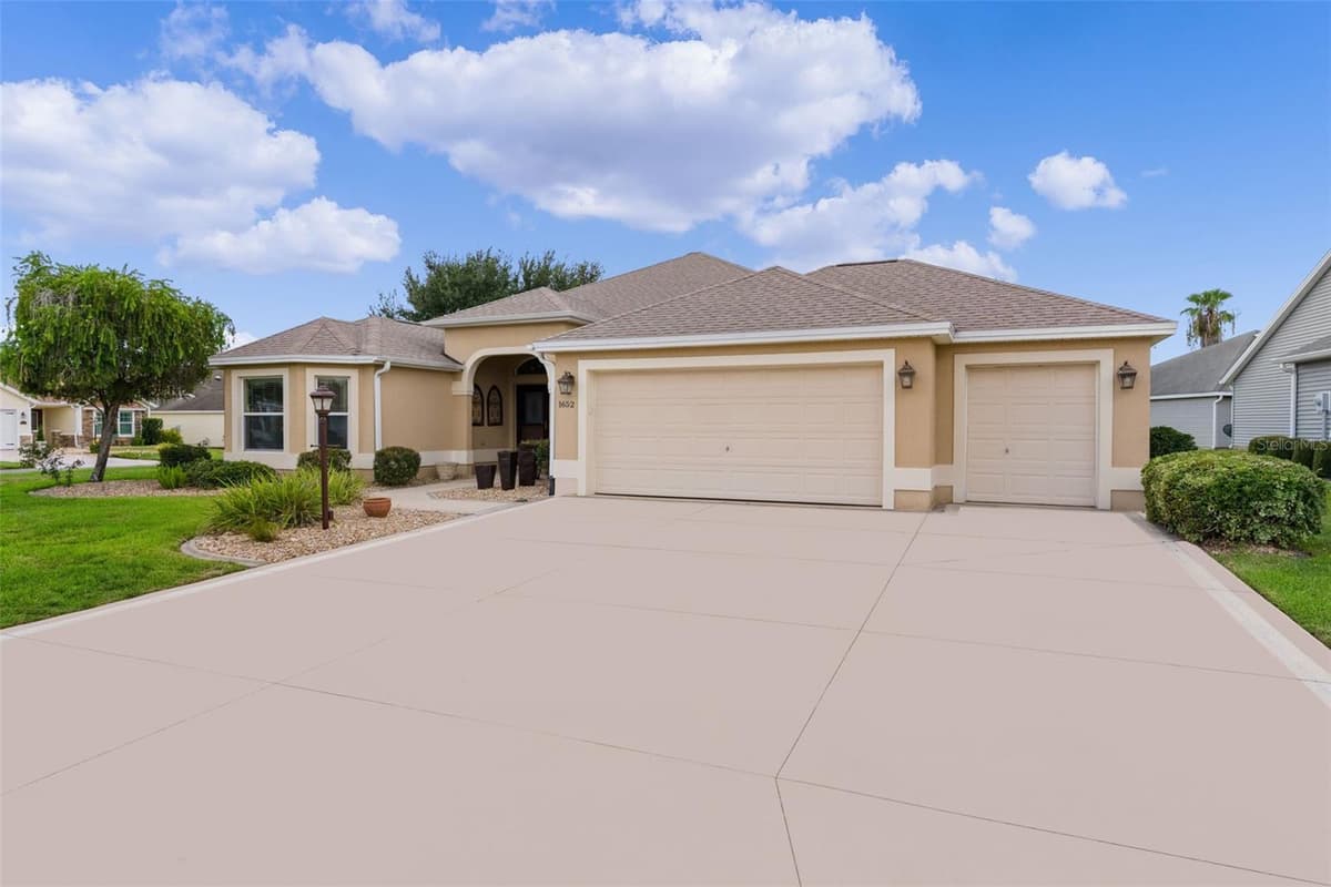 1652 ZANZIBAR PLACE — photo 3 of 46