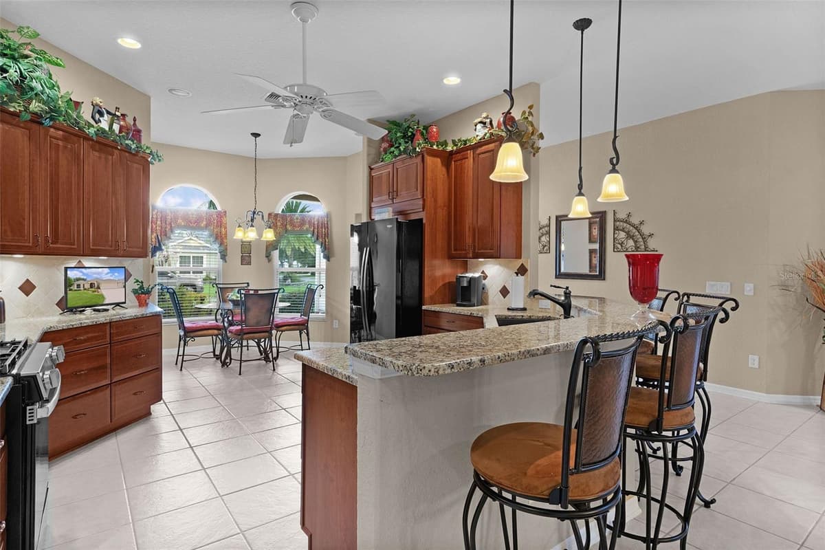 1652 ZANZIBAR PLACE — photo 20 of 46