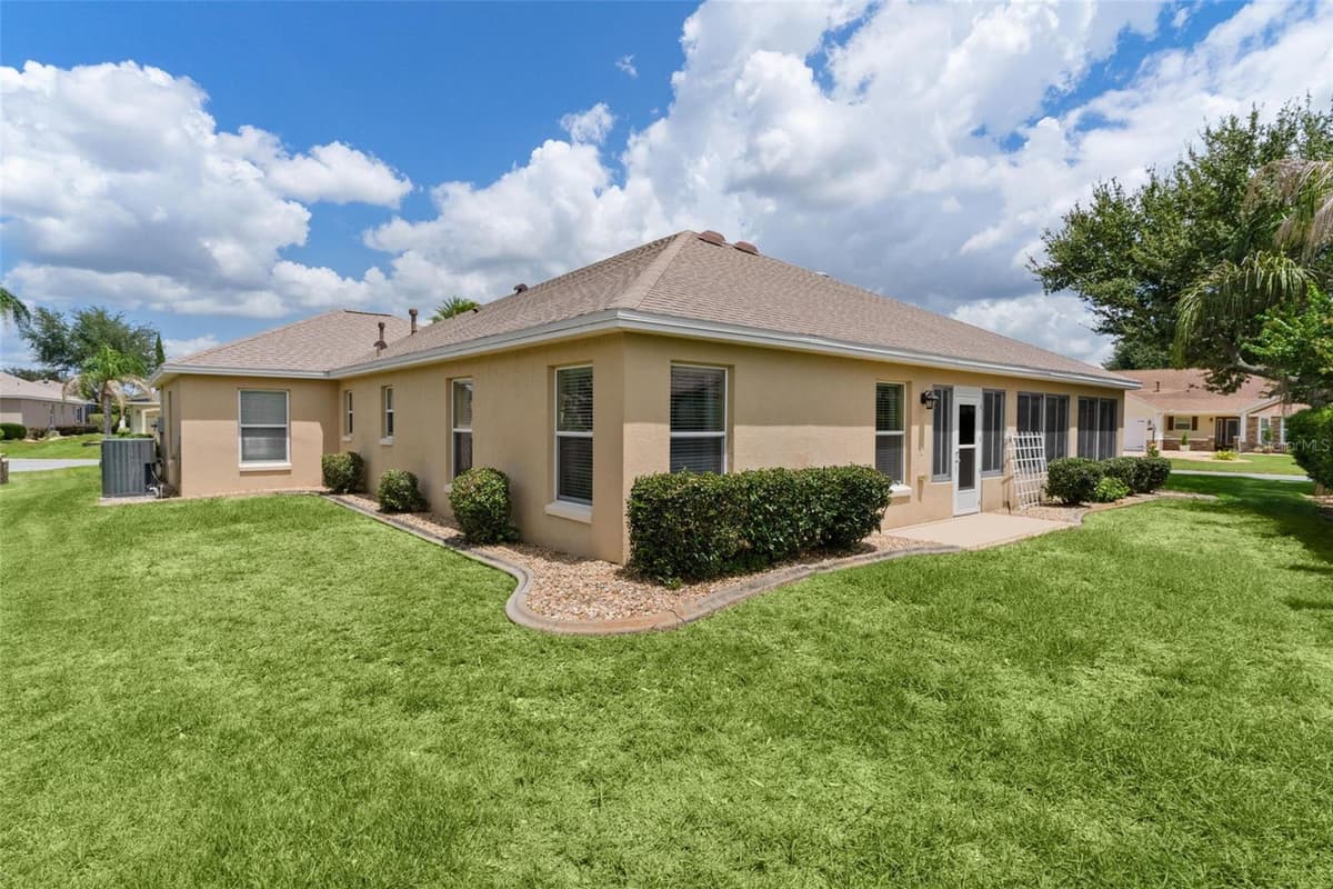 1652 ZANZIBAR PLACE — photo 6 of 46
