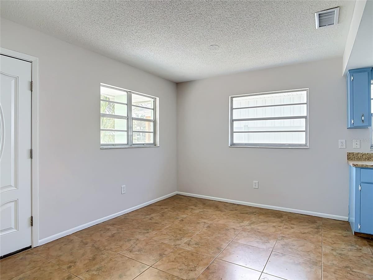 220 CRAWFORD ROAD — photo 11 of 45