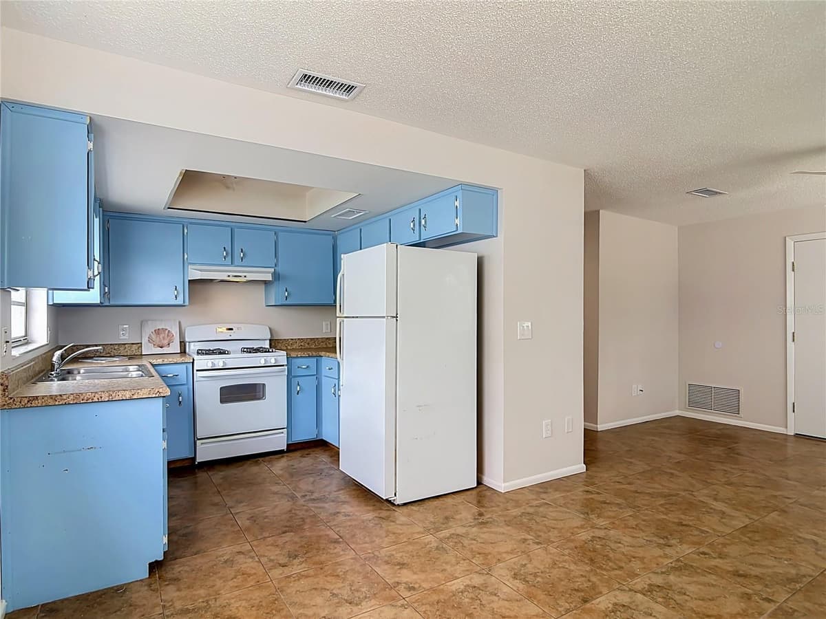 220 CRAWFORD ROAD — photo 13 of 45