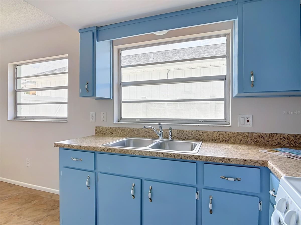 220 CRAWFORD ROAD — photo 19 of 45