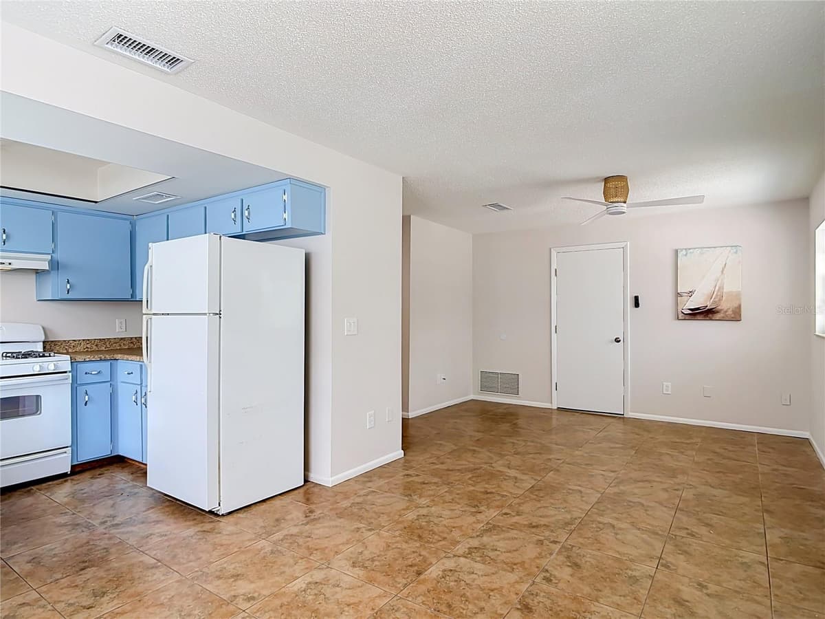 220 CRAWFORD ROAD — photo 14 of 45