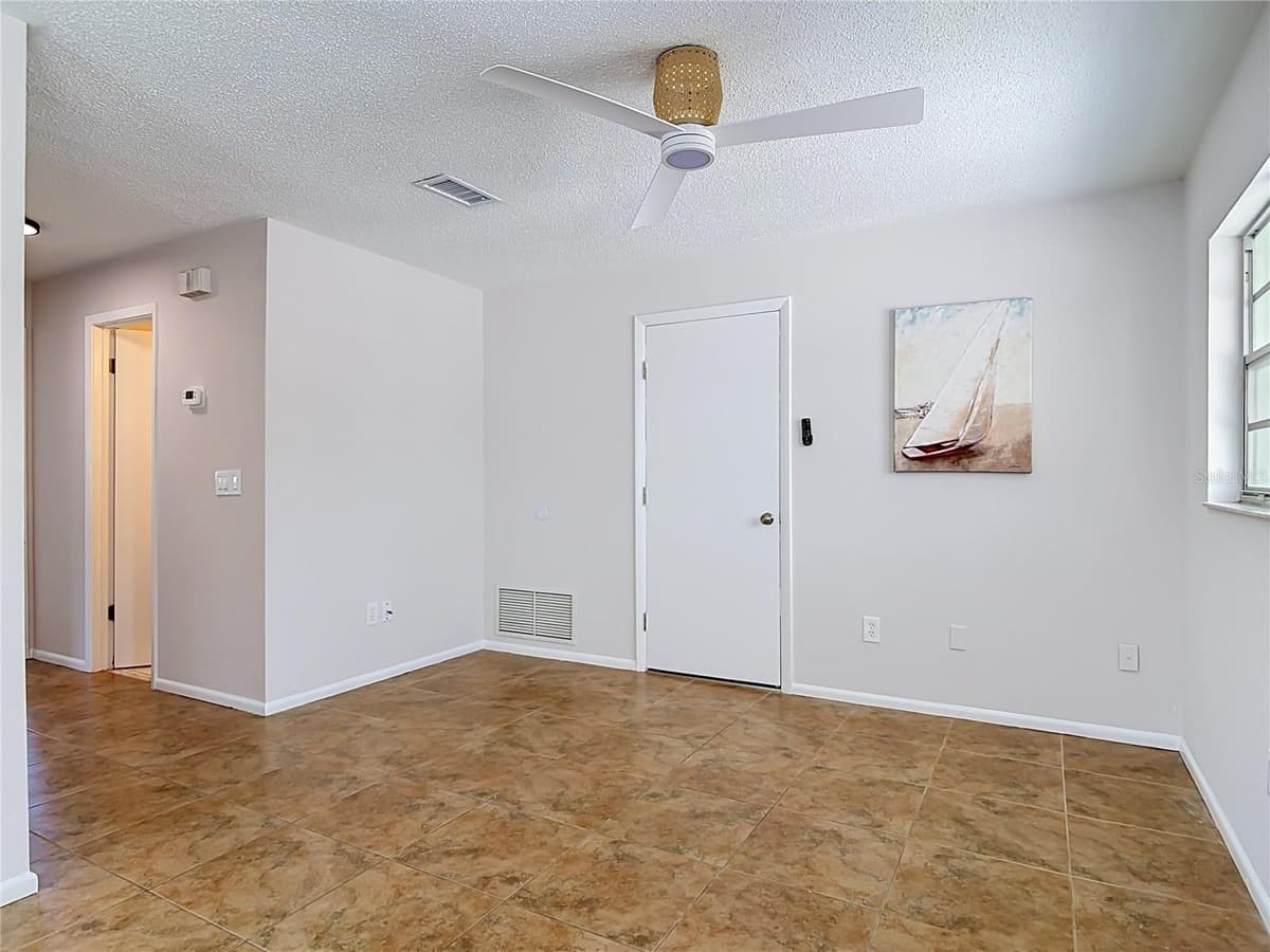 220 CRAWFORD ROAD — photo 6 of 45