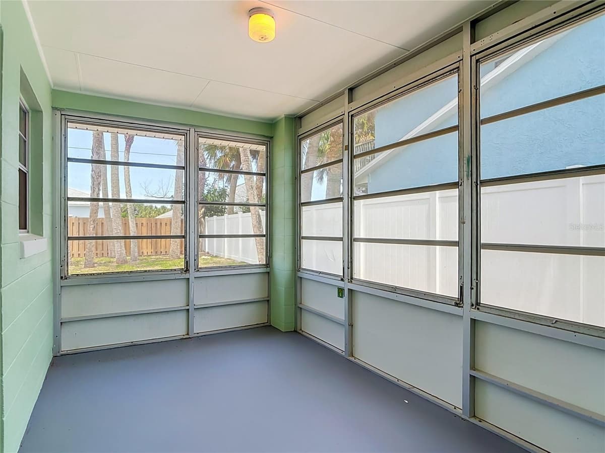220 CRAWFORD ROAD — photo 37 of 45