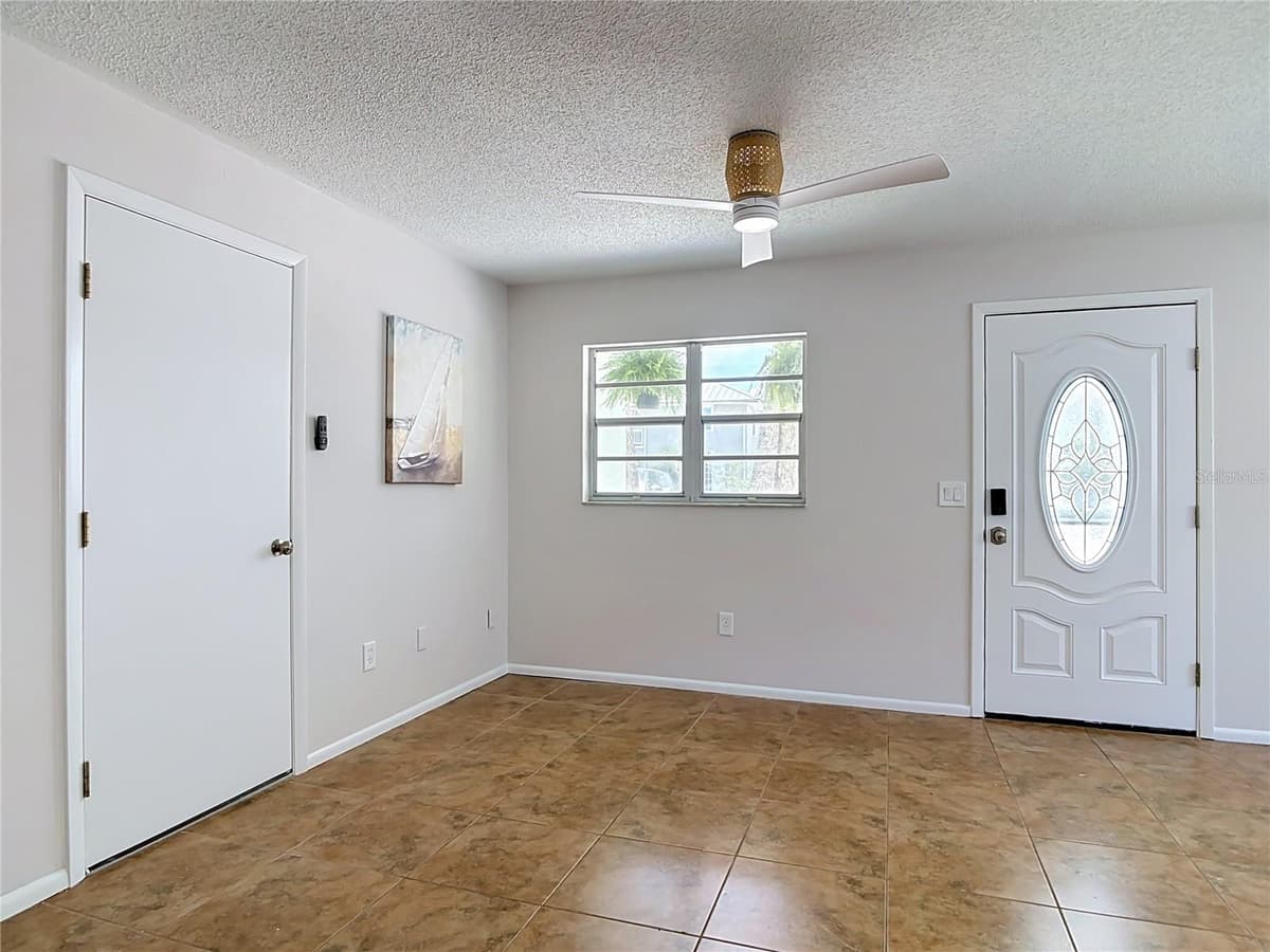 220 CRAWFORD ROAD — photo 9 of 45