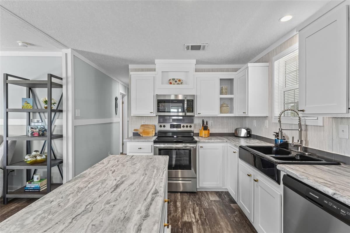 892 GRADO DRIVE — photo 10 of 22