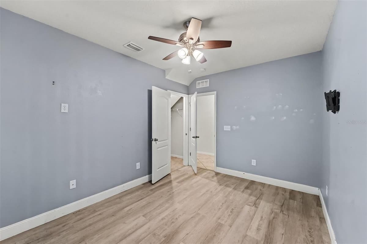 2121 BRANDING IRON COURT — photo 12 of 30
