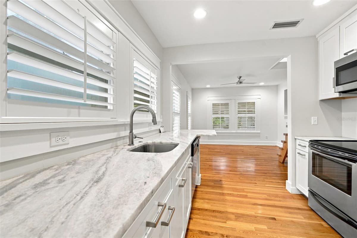 719 BUNGALOW TERRACE — photo 36 of 46