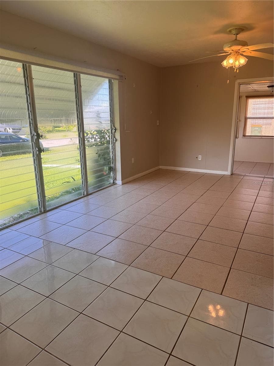21922 HERNANDO AVENUE — photo 6 of 26