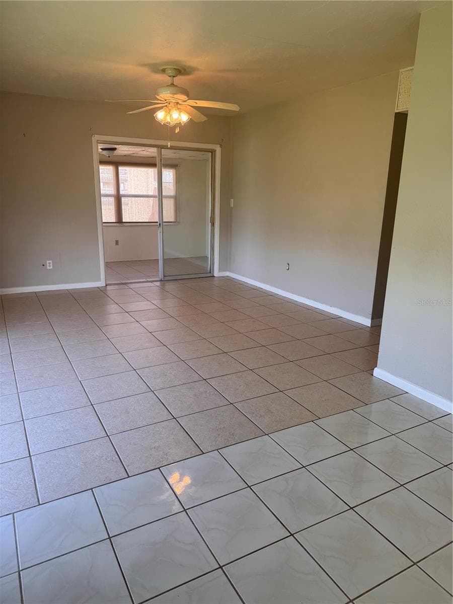 21922 HERNANDO AVENUE — photo 7 of 26