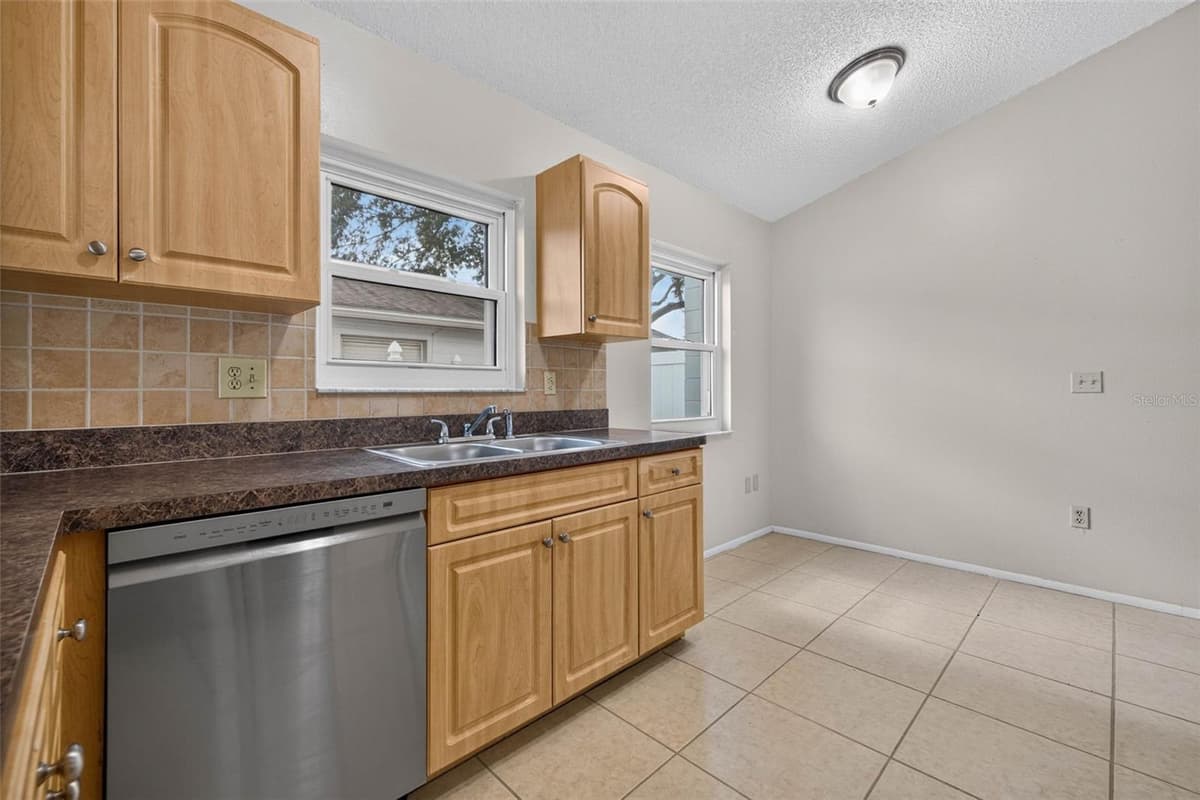 5910 BUTTON QUAIL COURT — photo 7 of 27