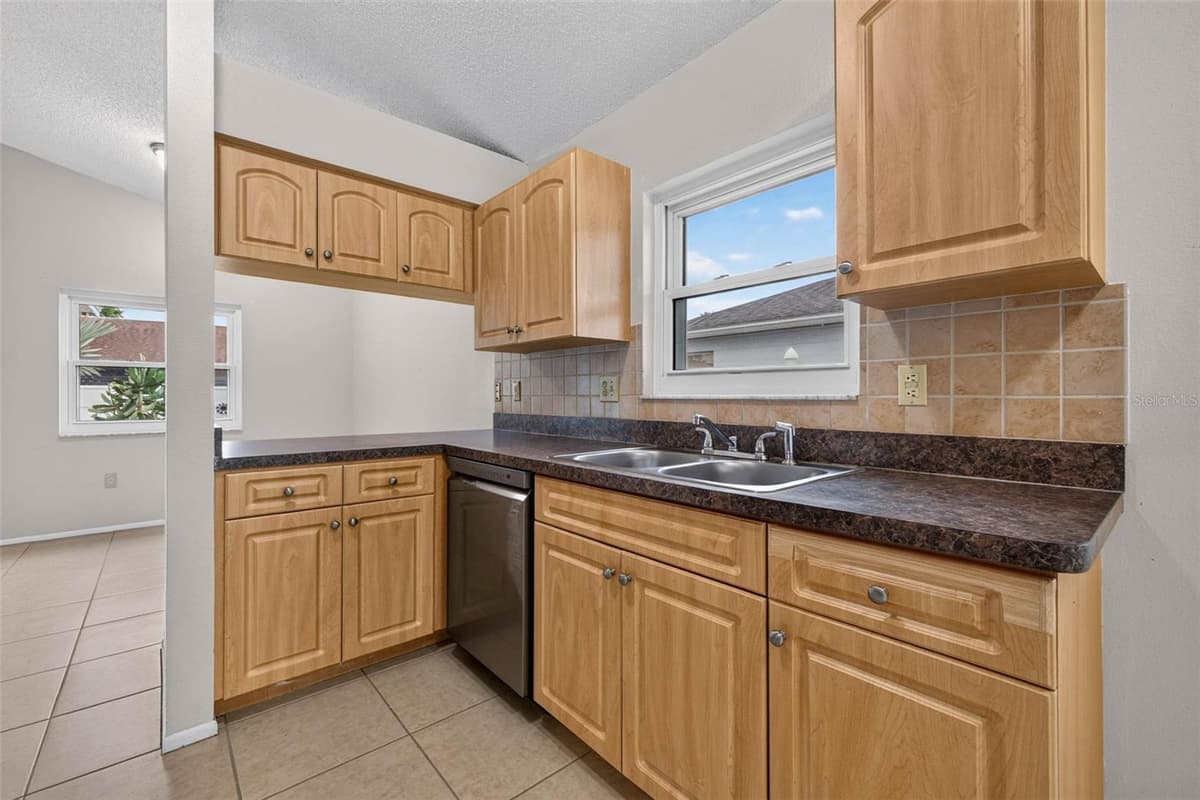 5910 BUTTON QUAIL COURT — photo 6 of 27