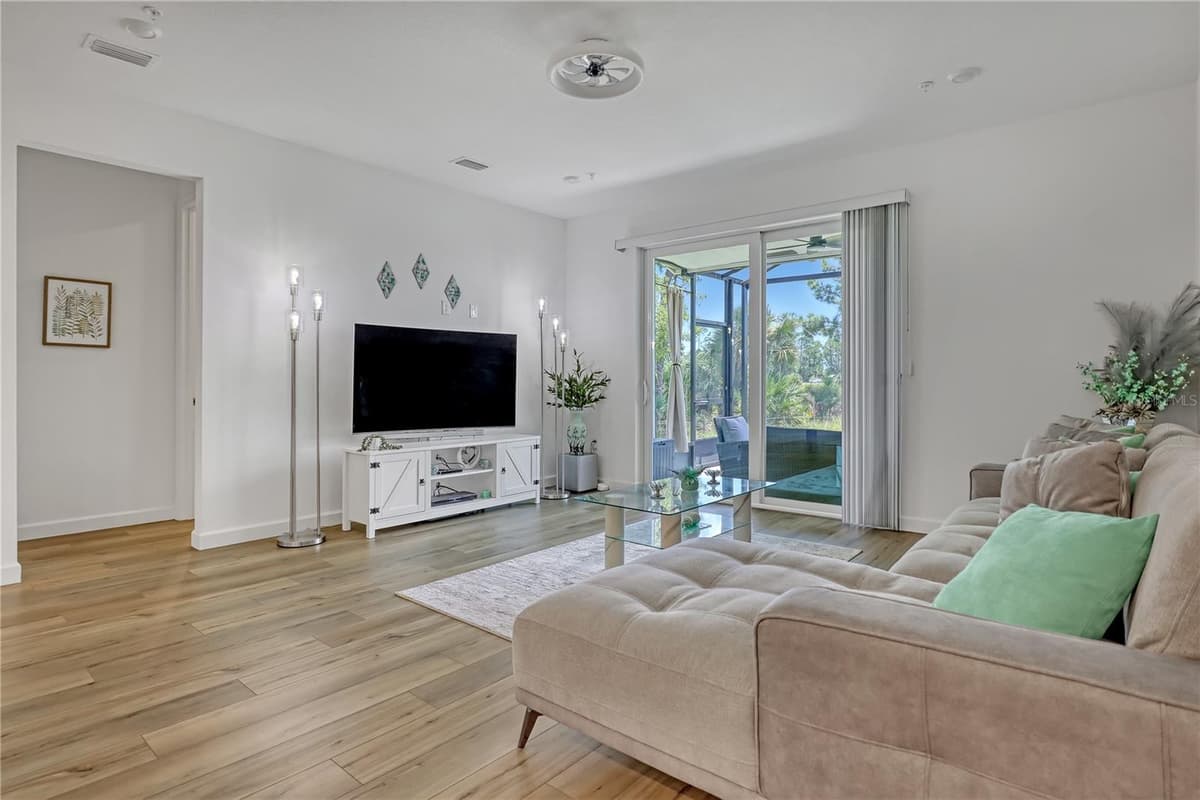 2066 CERULEAN DRIVE — photo 8 of 31