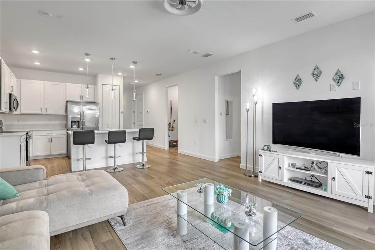 2066 CERULEAN DRIVE — photo 10 of 31