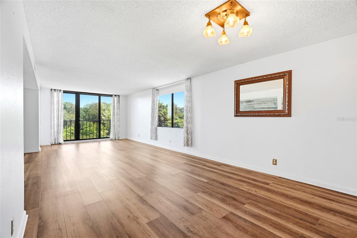 220 BELLEVIEW BOULEVARD — photo 7 of 44