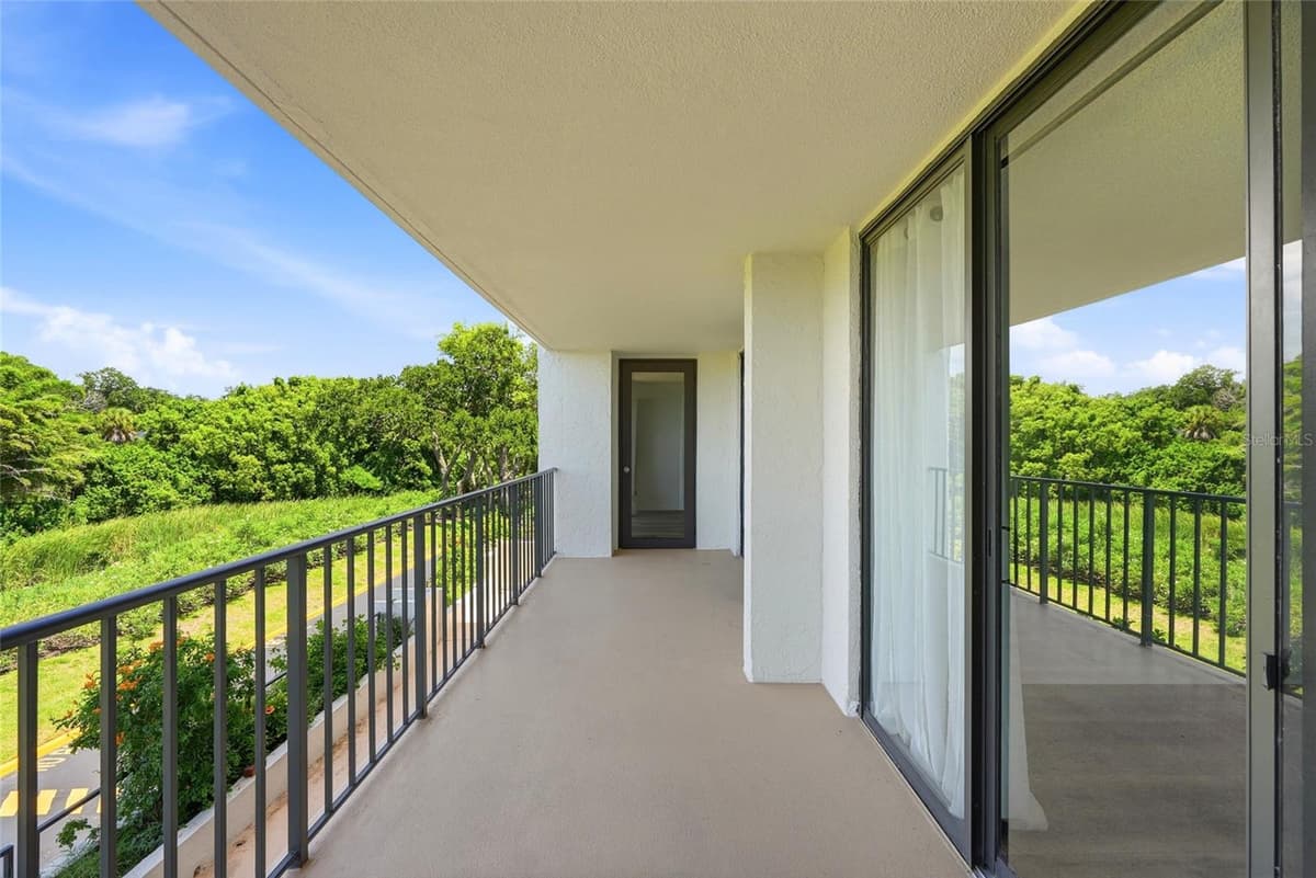 220 BELLEVIEW BOULEVARD — photo 31 of 44