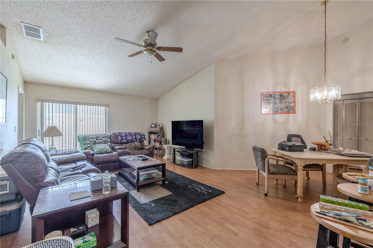 11220 CLAYRIDGE DRIVE — photo 5 of 39