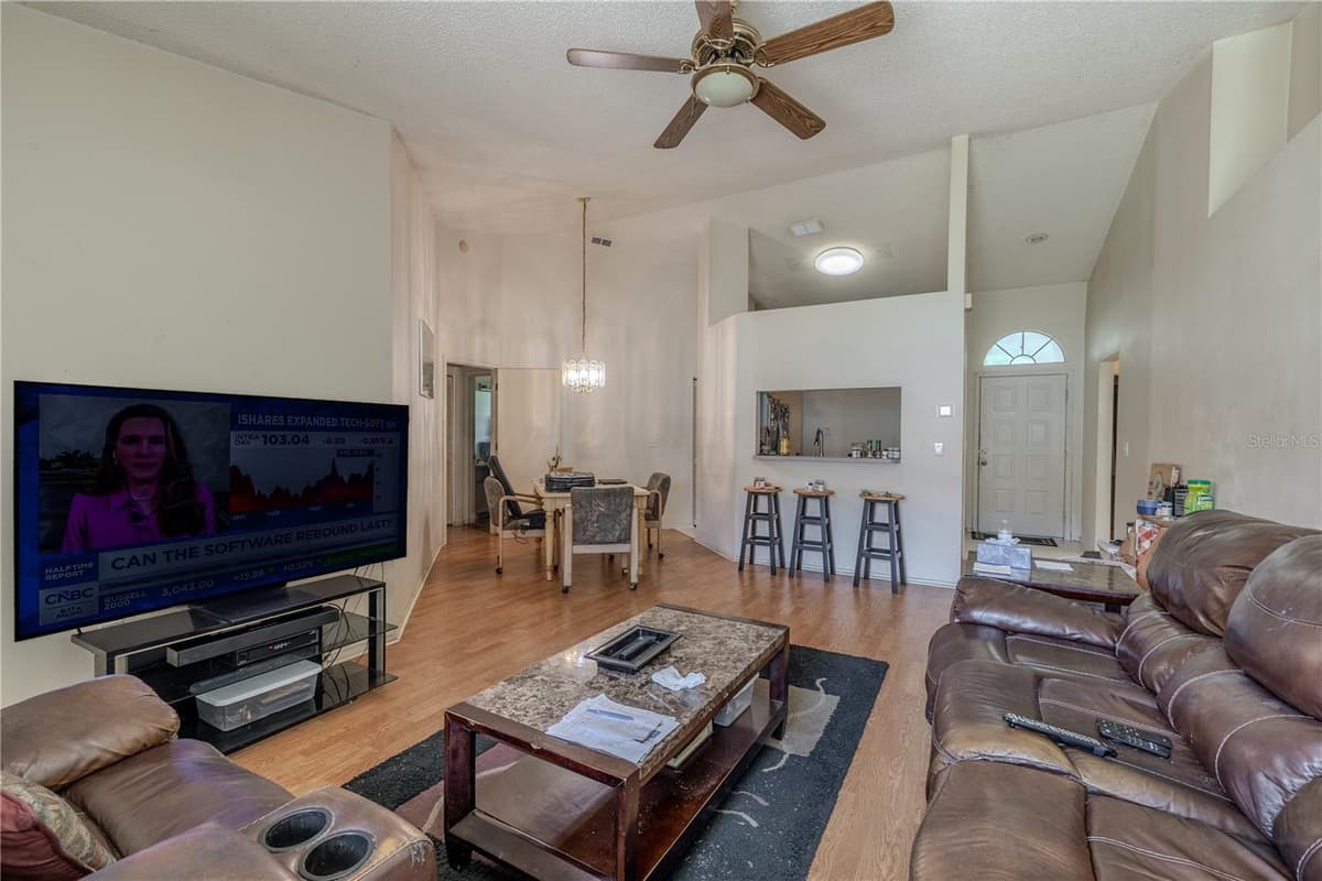 11220 CLAYRIDGE DRIVE — photo 7 of 39