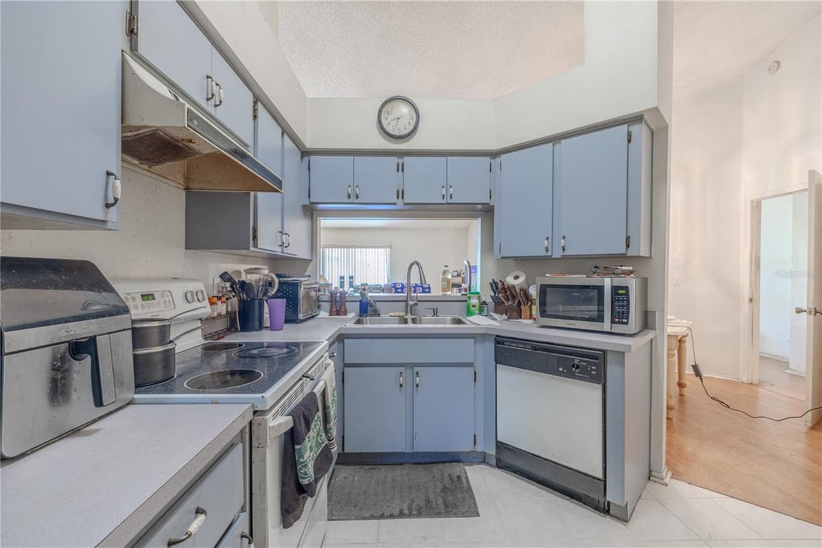 11220 CLAYRIDGE DRIVE — photo 14 of 39