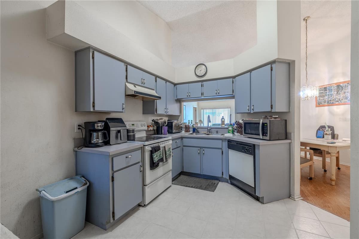 11220 CLAYRIDGE DRIVE — photo 15 of 39