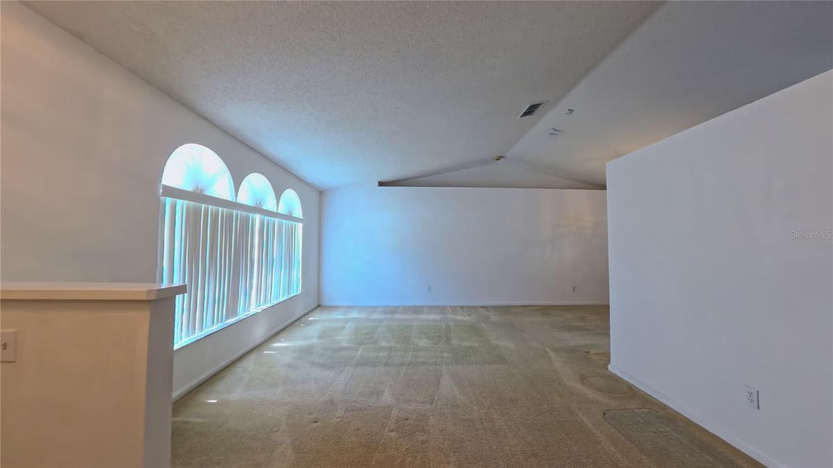 566 OAK BRANCH CIRCLE — photo 3 of 27
