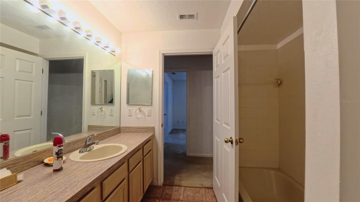 566 OAK BRANCH CIRCLE — photo 16 of 27