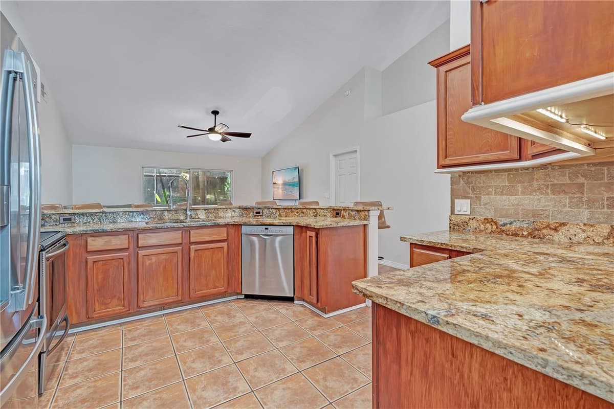 836 ELM FOREST DRIVE — photo 5 of 36