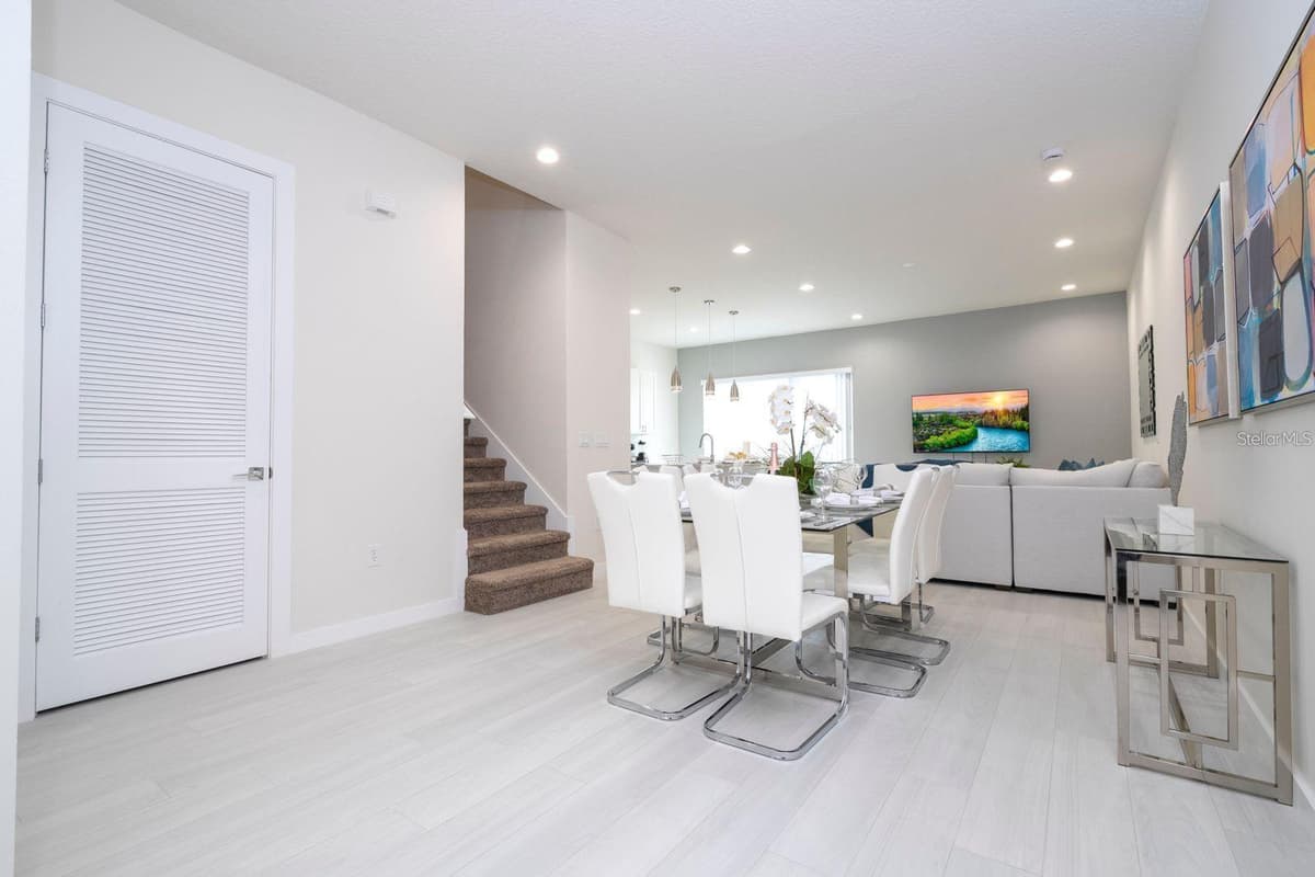 7512 SUNFLOWER CIRCLE — photo 5 of 57