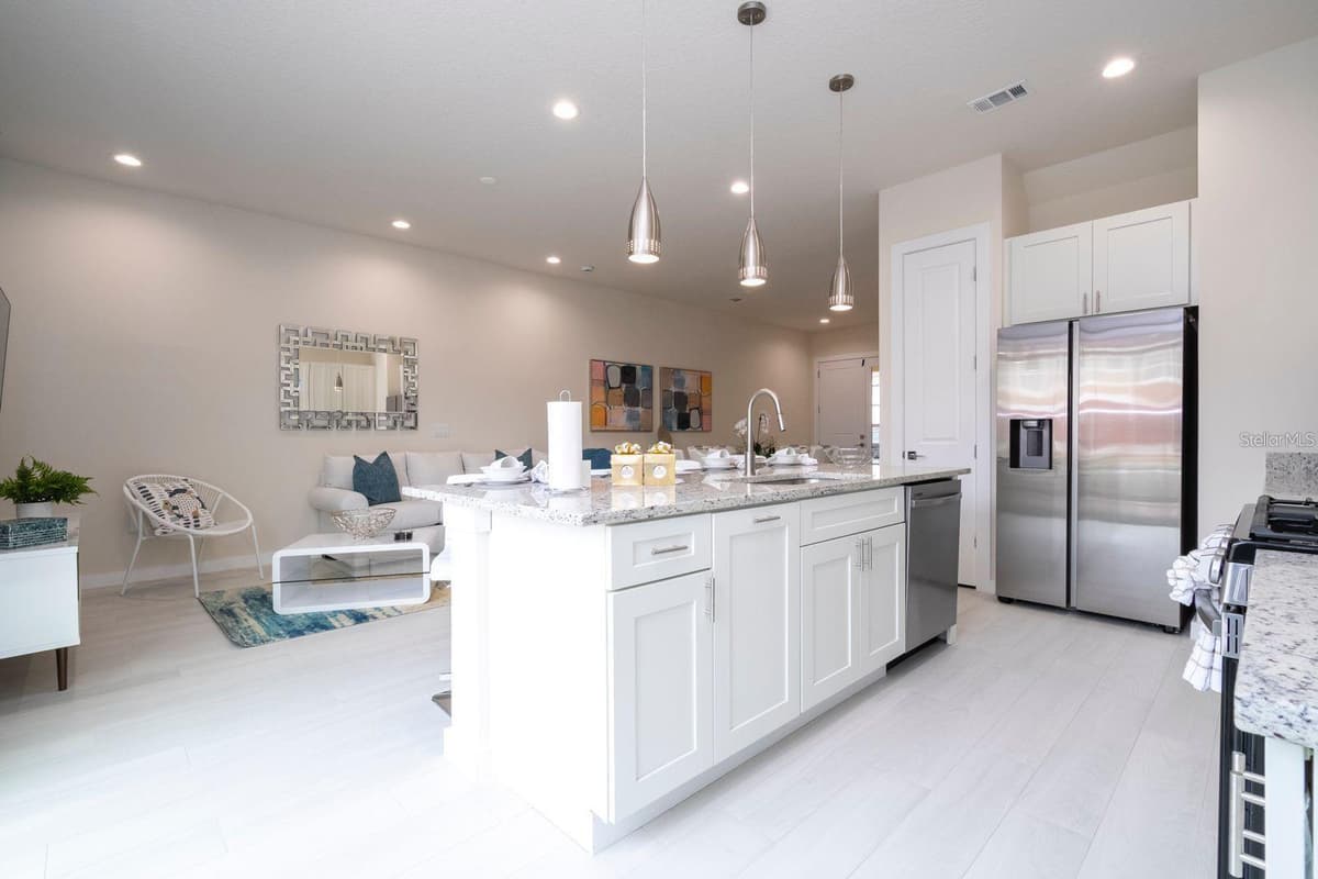 7512 SUNFLOWER CIRCLE — photo 8 of 57