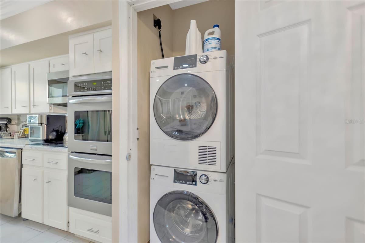2350 HAITIAN DRIVE — photo 11 of 32