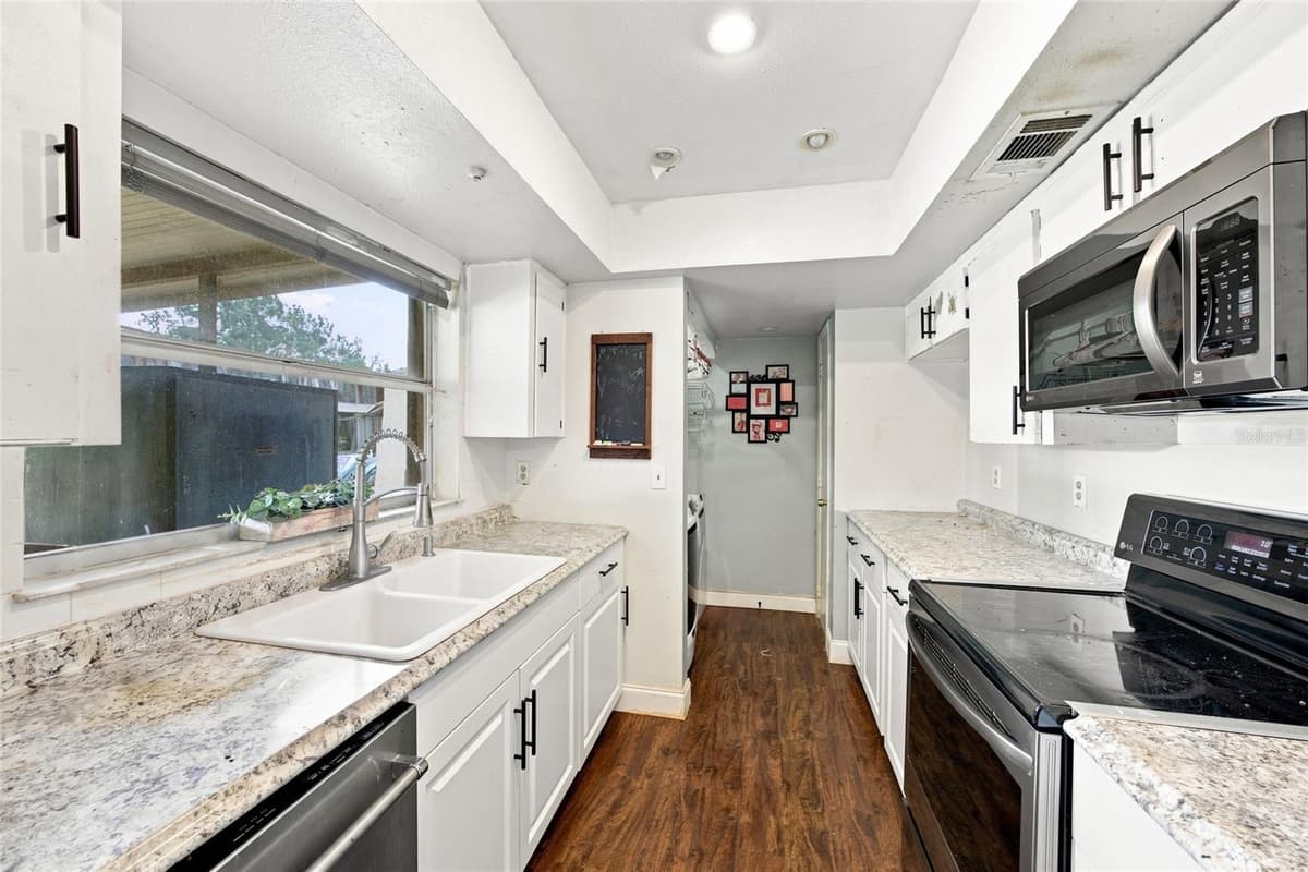 3135 CROSS FOX DRIVE — photo 11 of 34