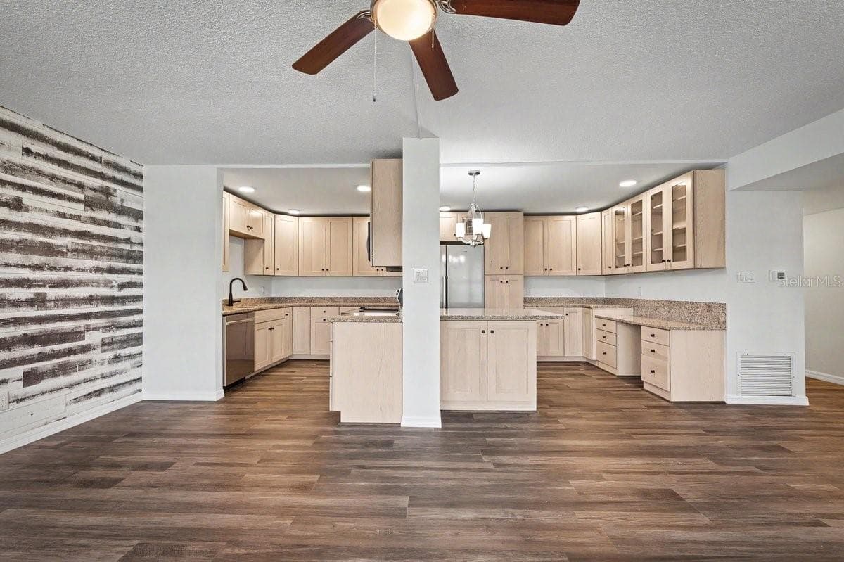 1224 PENINSULA DRIVE — photo 13 of 33
