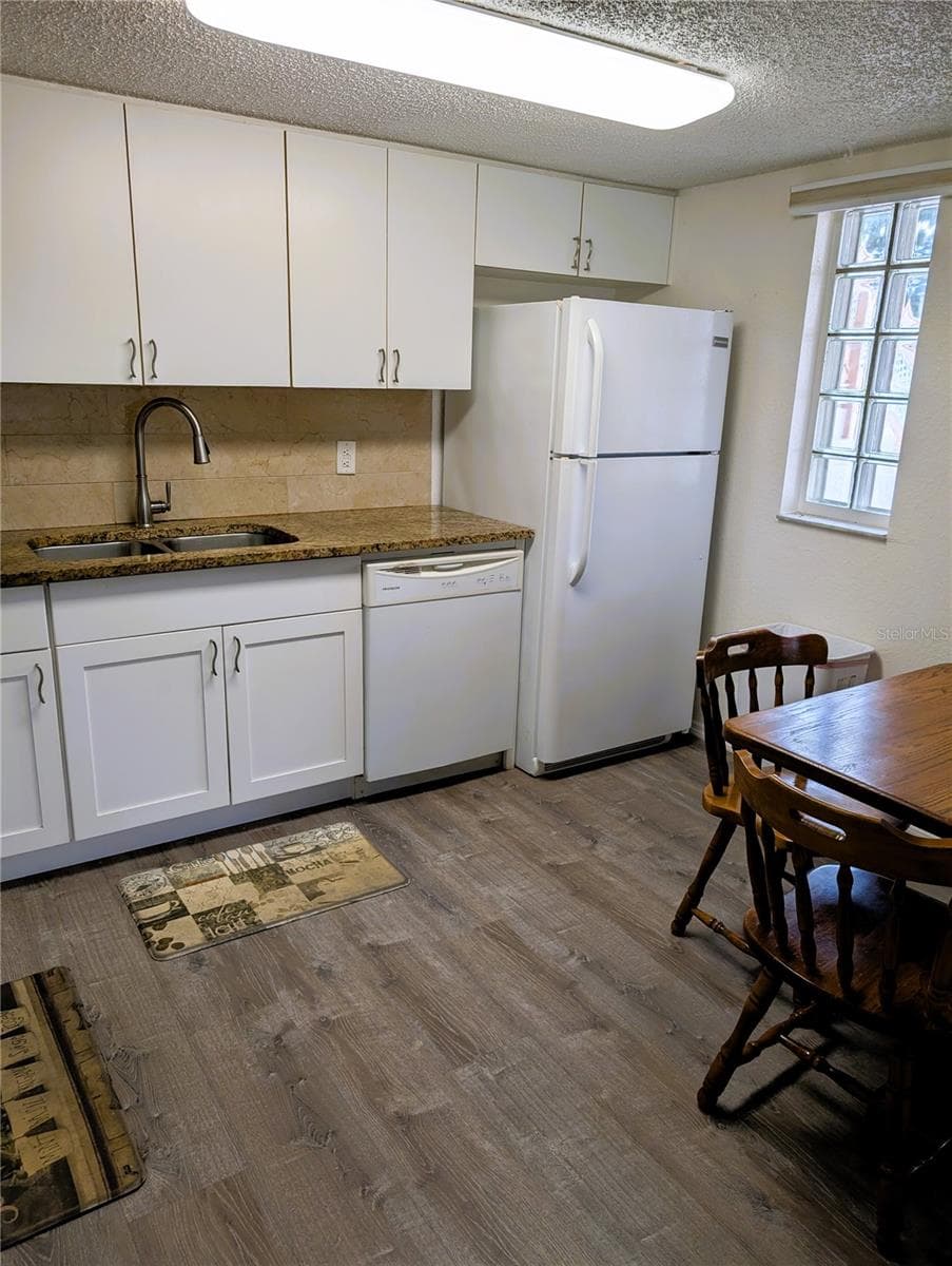 1051 FORREST NELSON BOULEVARD — photo 7 of 23