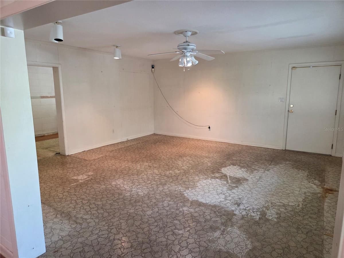 2917 VINE STREET — photo 7 of 28